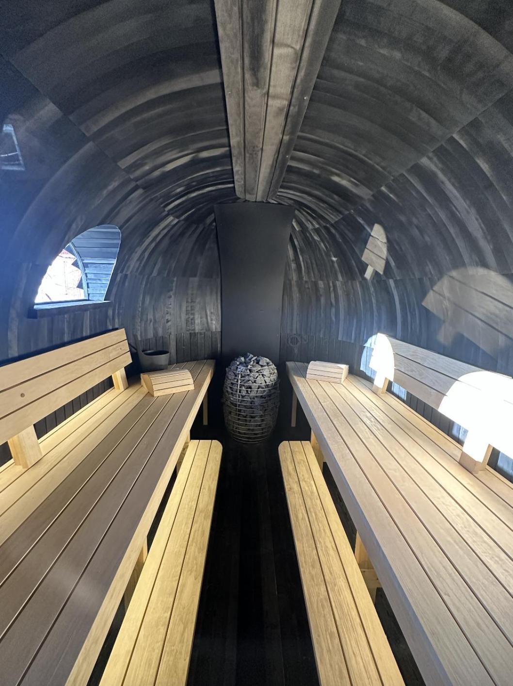 Saga, Et Unikt, Sjarmerende Badehotell Med Fa Rom, Sauna Og Badebrygge - Inderoy Straumen  المظهر الخارجي الصورة