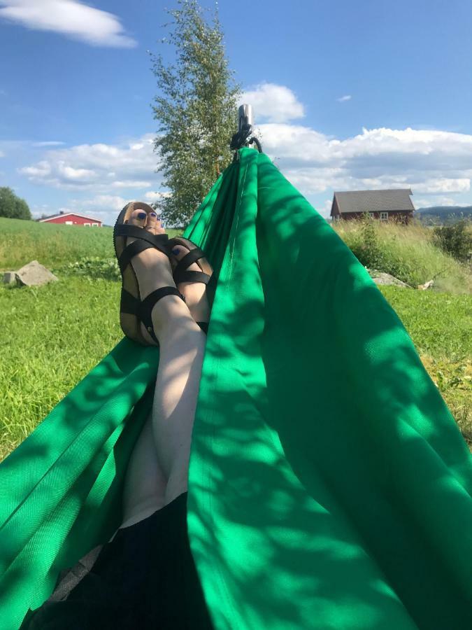 Saga, Et Unikt, Sjarmerende Badehotell Med Fa Rom, Sauna Og Badebrygge - Inderoy Straumen  المظهر الخارجي الصورة